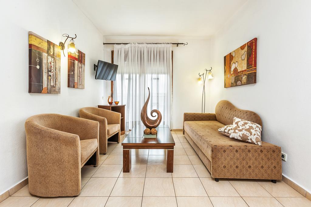 Nereides Hotel CChanioti Pokoj fotografie