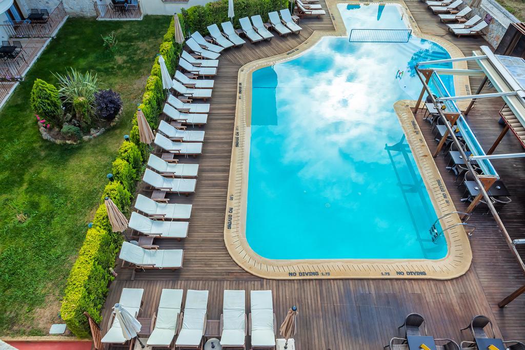 Nereides Hotel CChanioti Exteriér fotografie