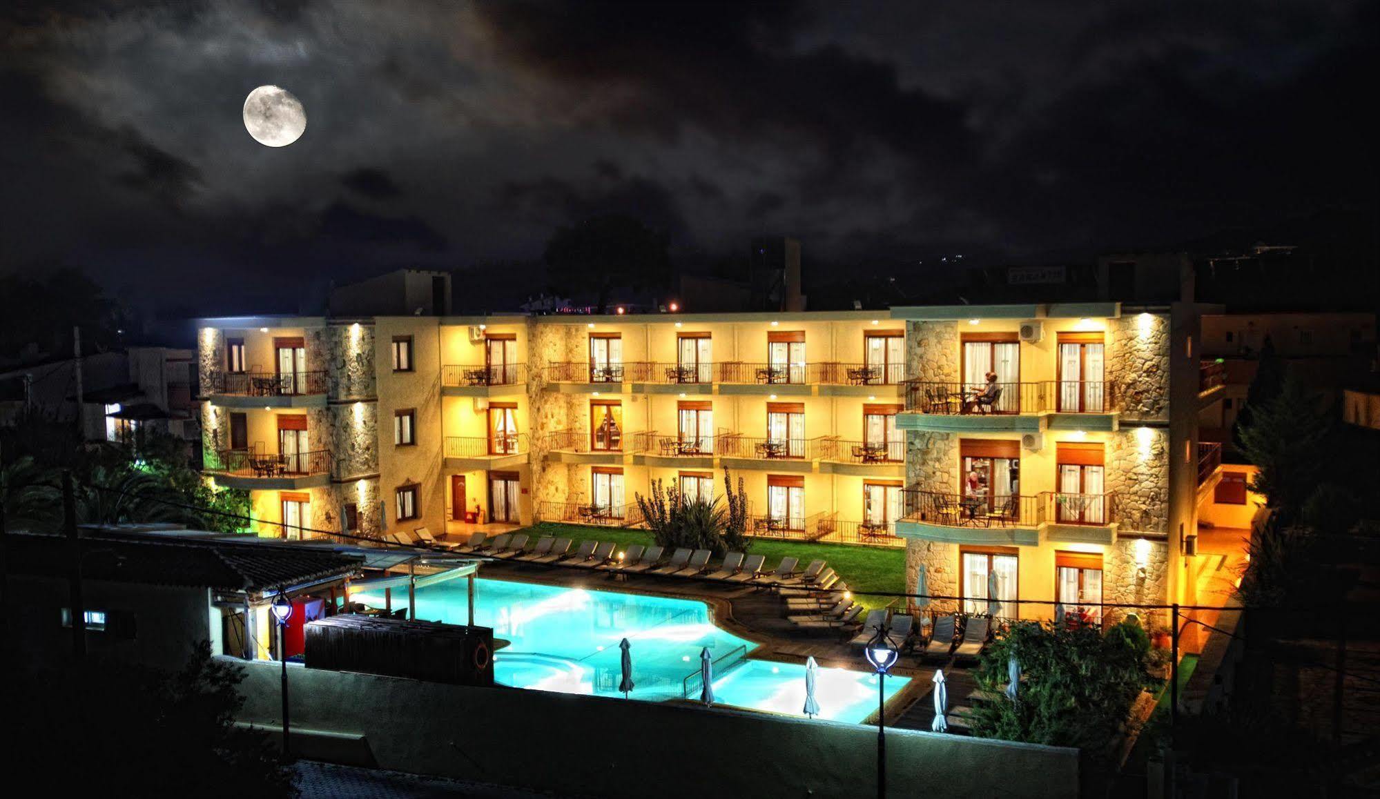 Nereides Hotel CChanioti Exteriér fotografie