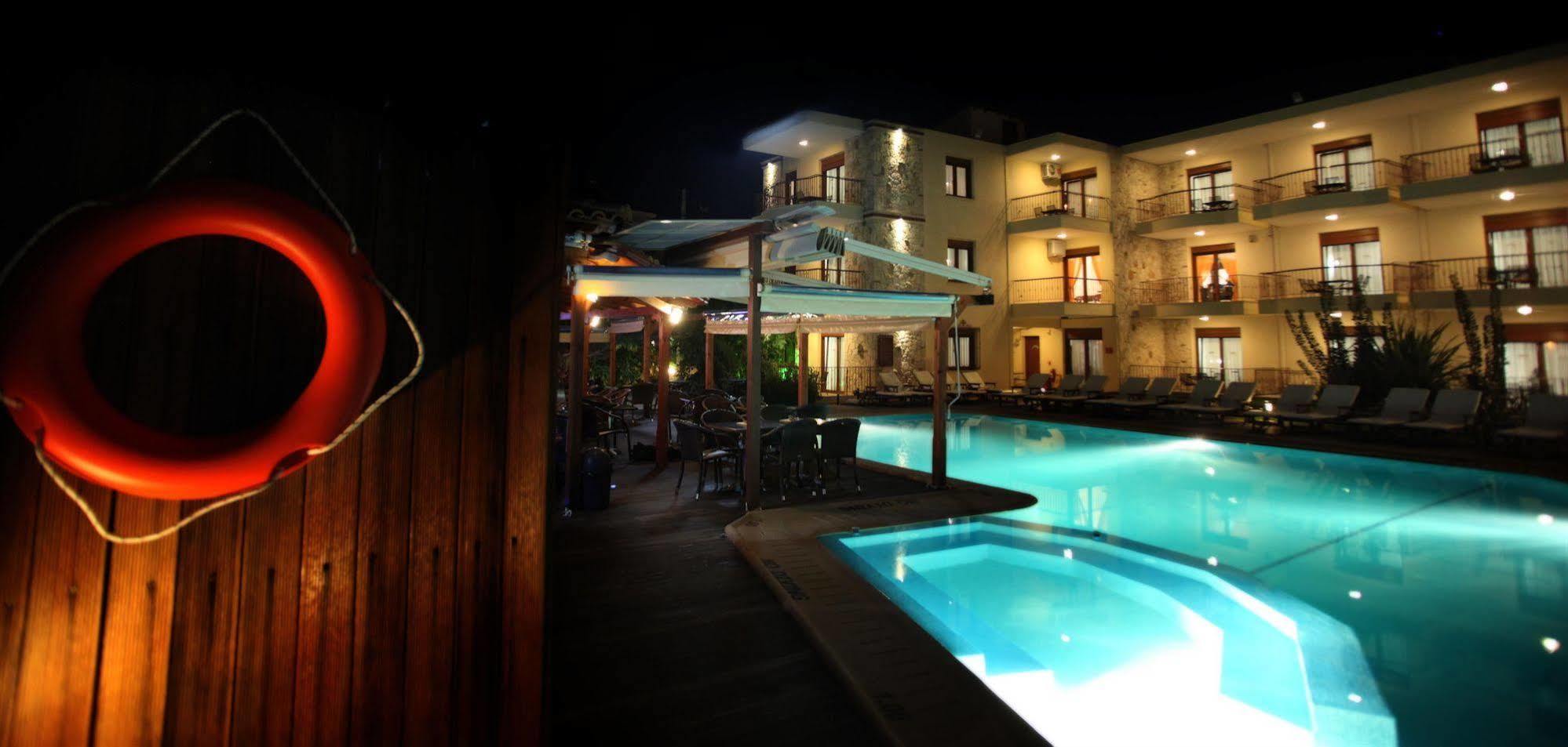 Nereides Hotel CChanioti Exteriér fotografie